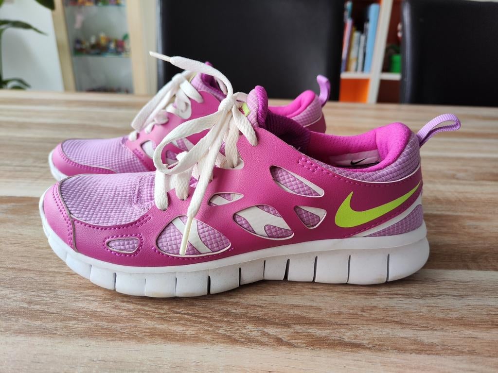 Nike schoenen sneakers fuchsia roze wit maat 38, Nike, Ophalen of Verzenden, Roze, Sneakers of Gympen