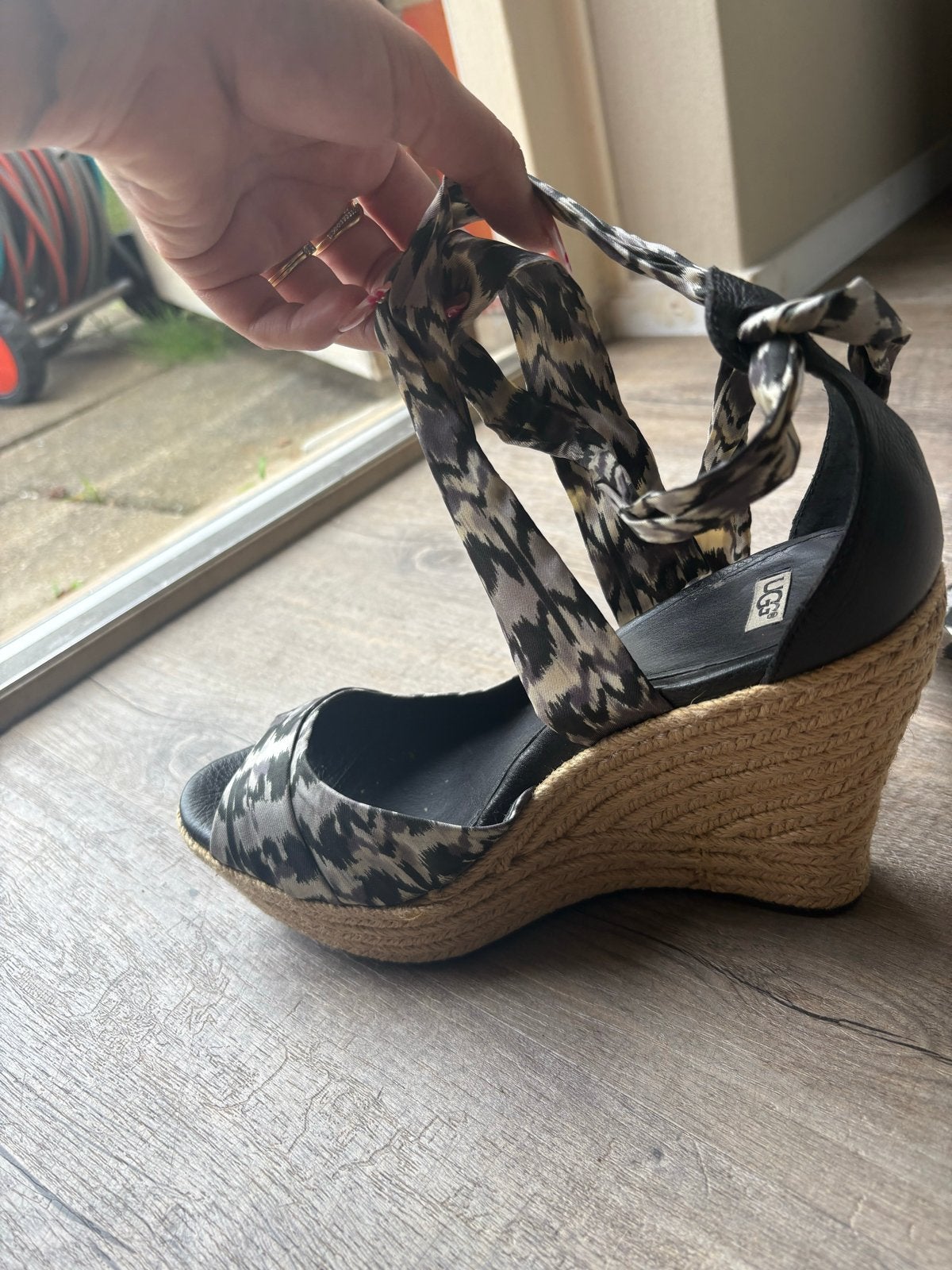 Ugg maat 39, Ophalen of Verzenden, Nieuw, Zwart, Sandalen of Muiltjes