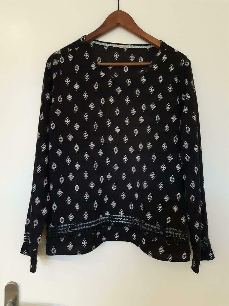 zwarte Revelation blouse mooi!, Kleding | Dames, Ophalen, Zo goed als nieuw, Maat 38/40 (M), Zwart