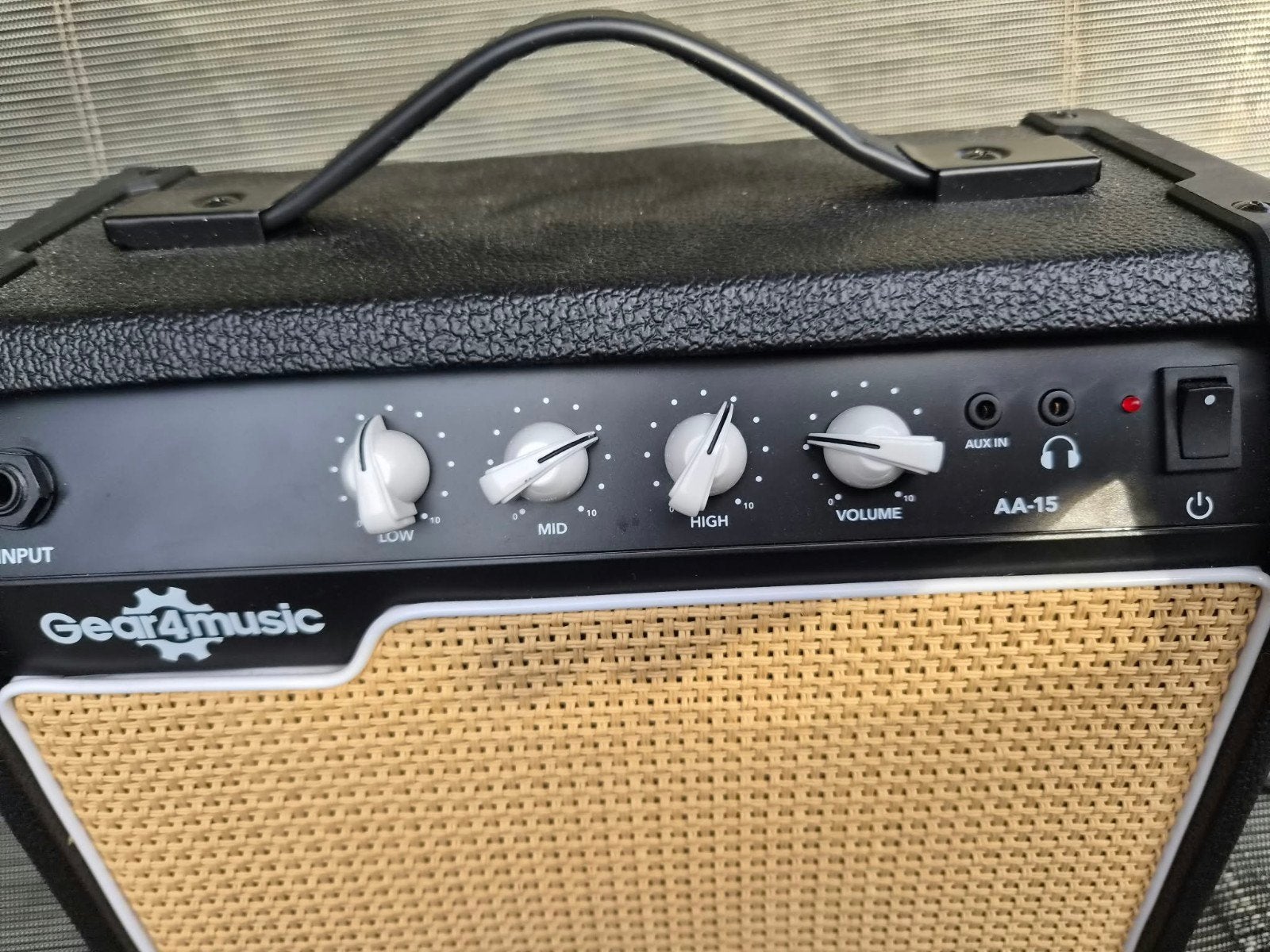 Foto 5 van Elektro-akoestische gitaar nieuw met versterker