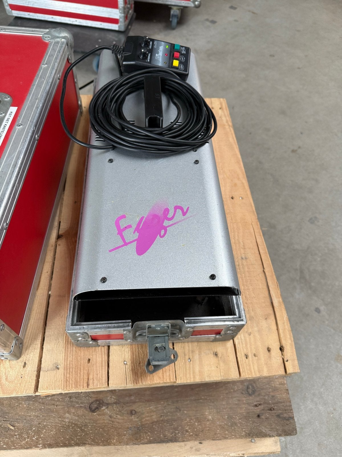Antari Z 300 Fazer met professionele flightcase, Ophalen of Verzenden, Zo goed als nieuw, Rookmachine