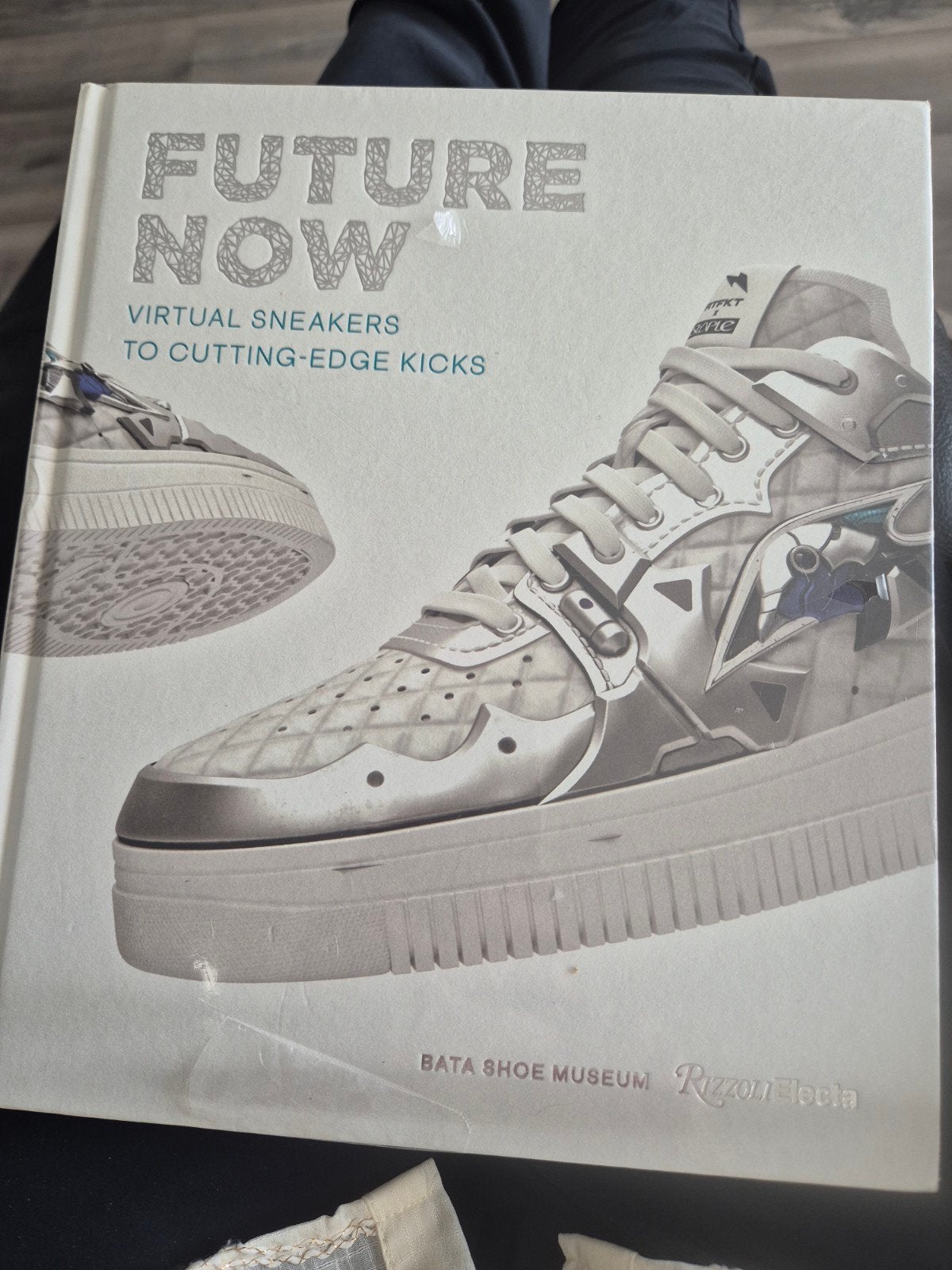 Future Now: Virtual Sneakers to Cutting-Edge Kicks (Engels), Boeken, Ophalen of Verzenden, Nieuw, Onbekend, Amerika