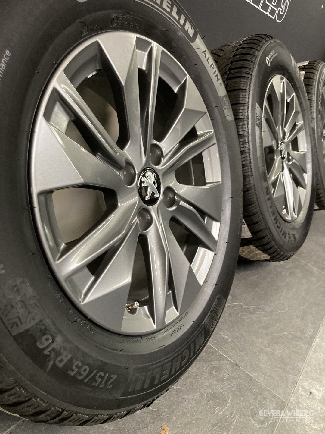 16” originele Peugeot 2008 (e) velgen + winterbanden 4x108, Auto-onderdelen, Banden en Velgen, -, Banden en Velgen, Gebruikt, 215 mm