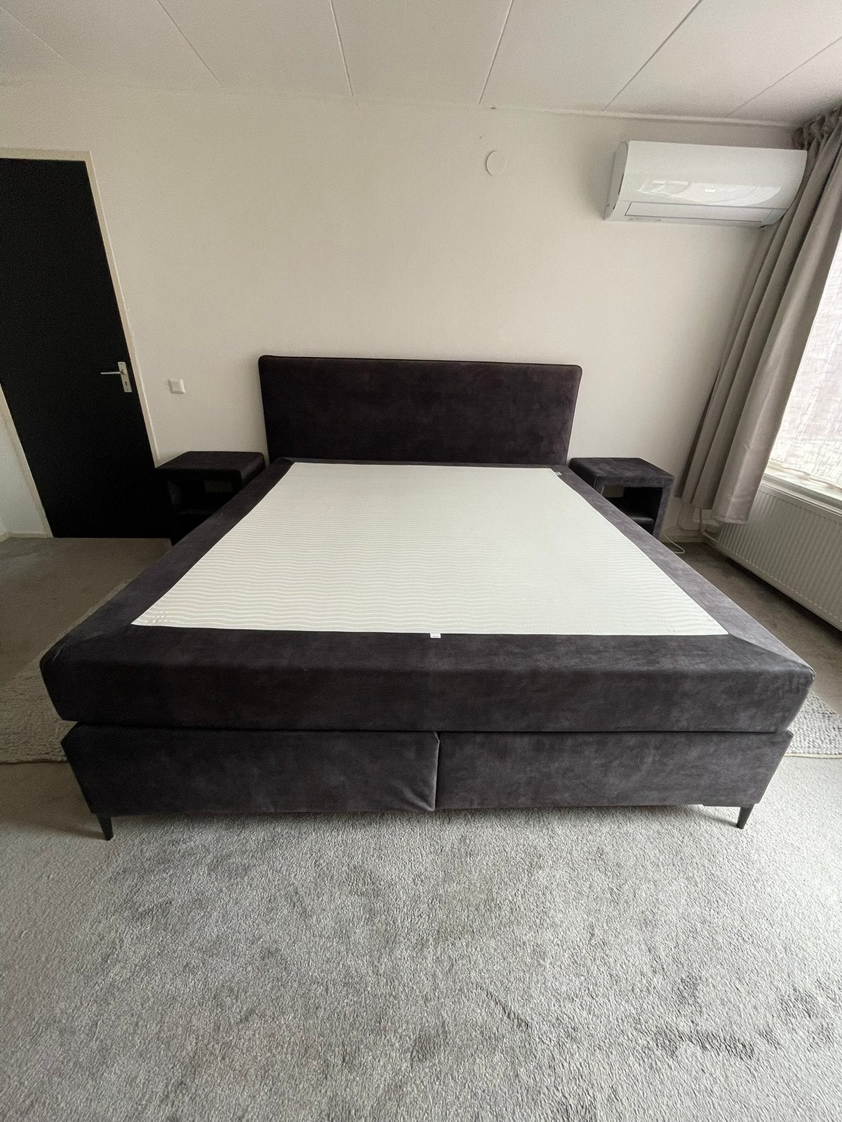 Zeer nette boxspring, Ophalen, Zwart, Tweepersoons, Zo goed als nieuw