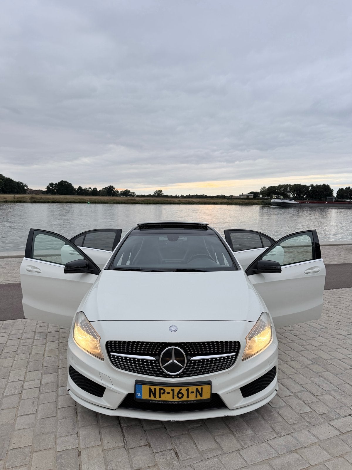 Mercedes-Benz A-Klasse A180cdi 1.8 Blue Eff. Aut7 2013 Wit, Auto's, 4 cilinders, 1796 cc, Diesel, 140 €/maand