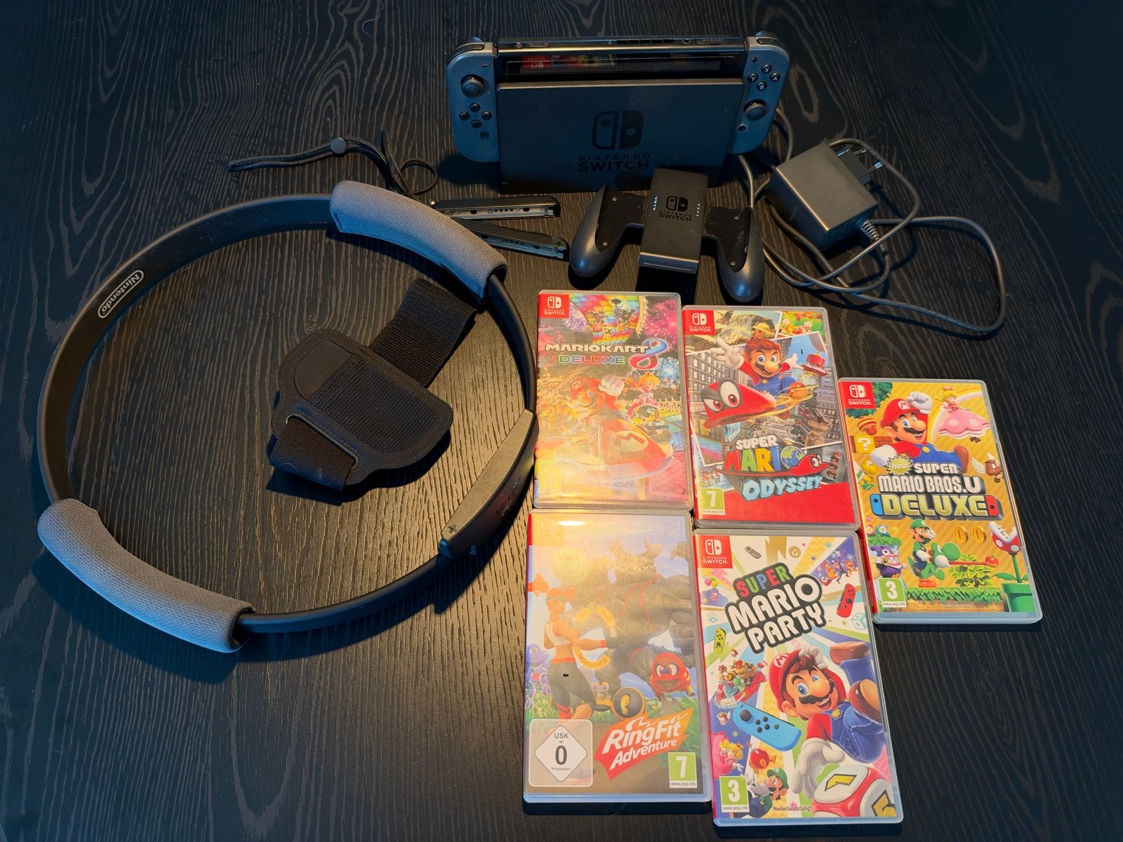 Nintendo Switch met 5 spellen en Ring Fit Adventure, Ophalen, Met games, Met 2 controllers, Zo goed als nieuw
