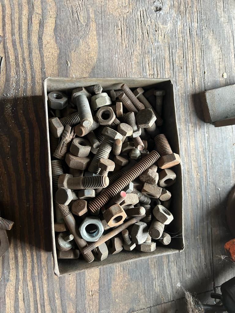 Partij gebruikte bouten en moeren, Ophalen, Gebruikt, 50 tot 100 mm, Bouten of Moeren