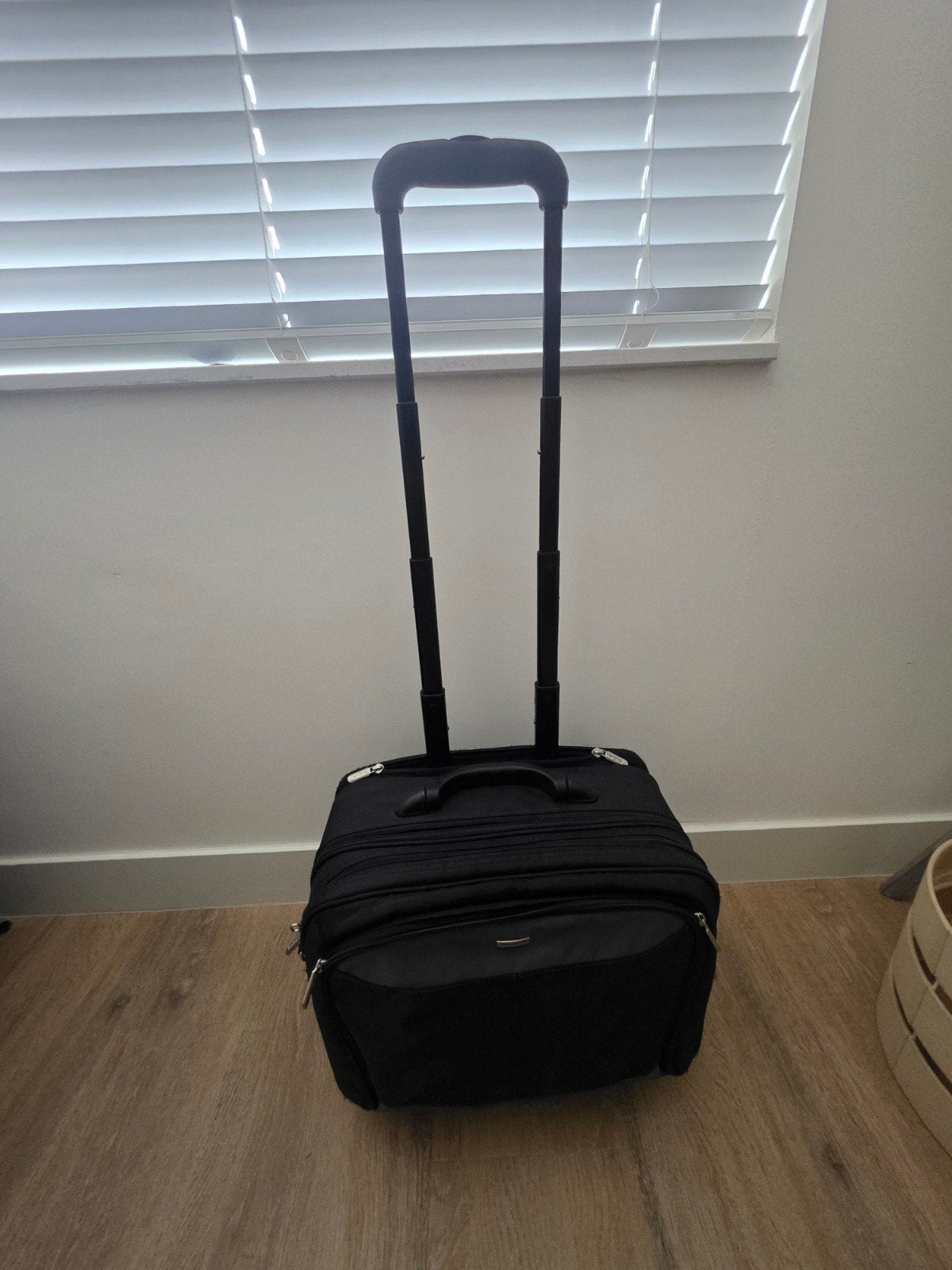 Targus Laptoptas op Wieltjes - Zwart, Ophalen