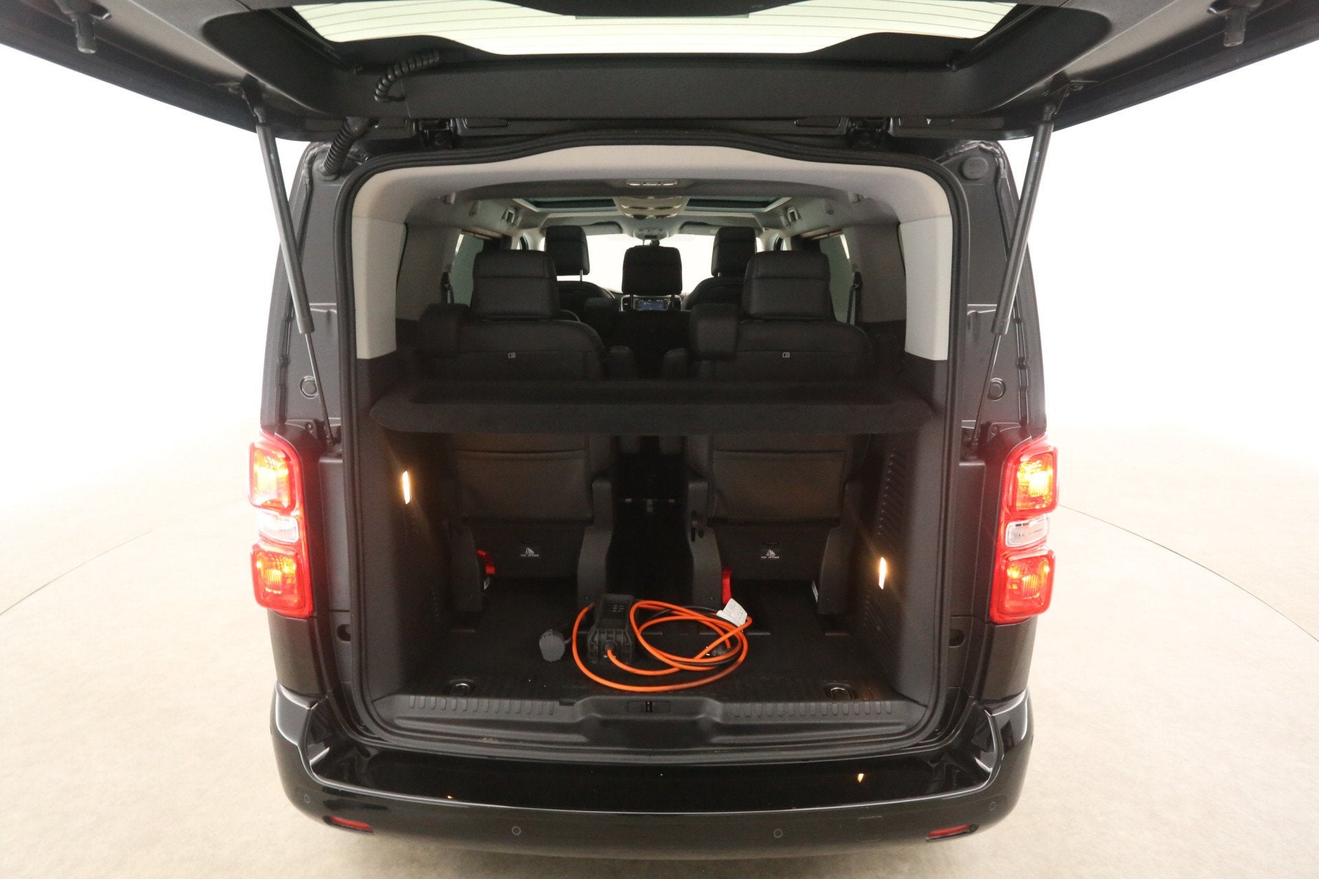 Peugeot e-Traveller 75 kWh L2H1 Long Range | 7 Zits | Pano |, Auto's, Automaat, Gebruikt, Radio, 4 cilinders