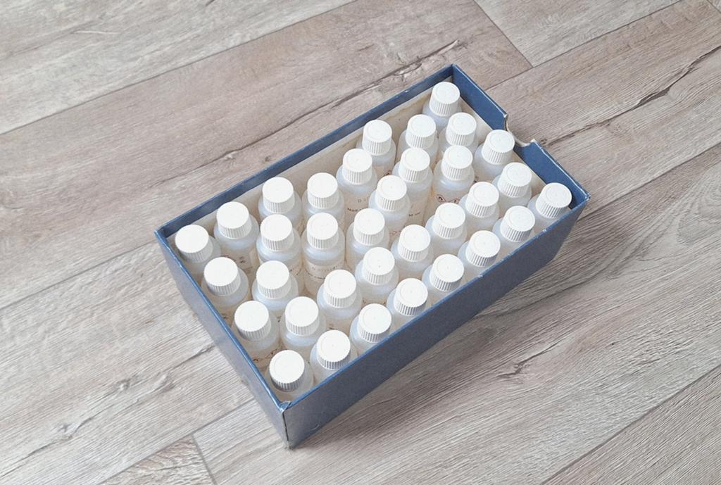 Wegens stoppen doos met 15x nailcleaner ontvetter, Ophalen of Verzenden, Nieuw, Handen en Nagels, Toebehoren
