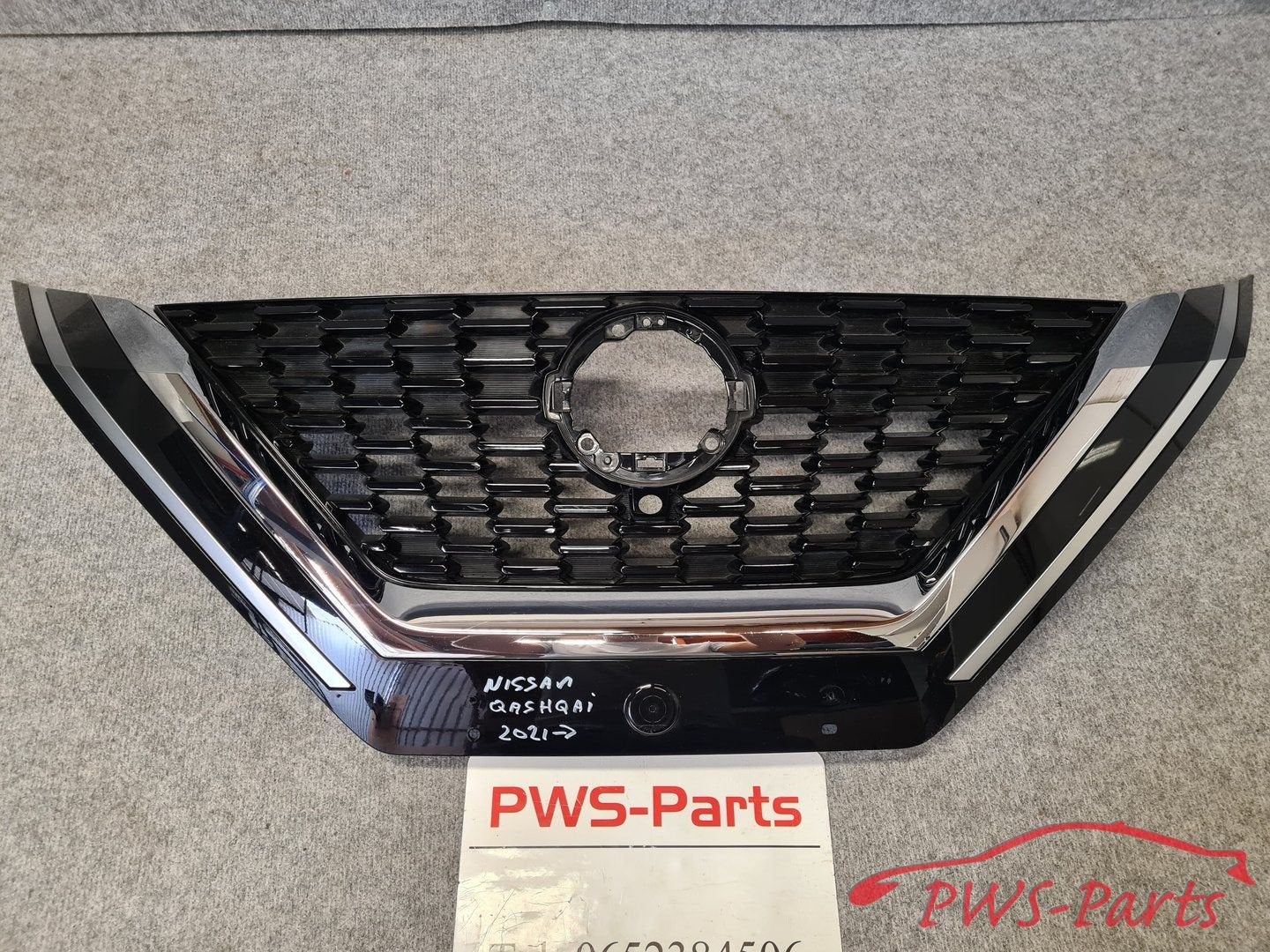 NISSAN QASHQAI III VANAF 2021 GRILLE ORIGINEEL, Gebruikt, -, -, Ophalen of Verzenden
