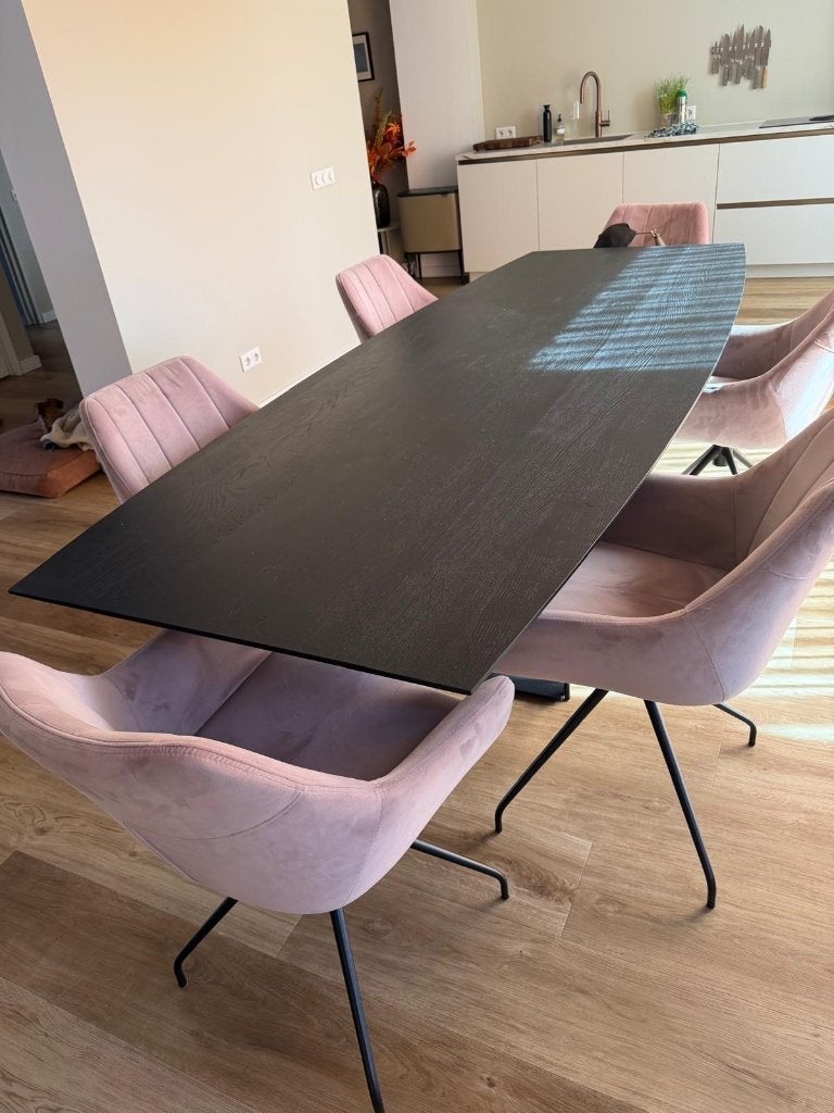 Zwarte houten eettafel met 6 roze stoelen, Ophalen, 200 cm of meer, 50 tot 100 cm, Zo goed als nieuw