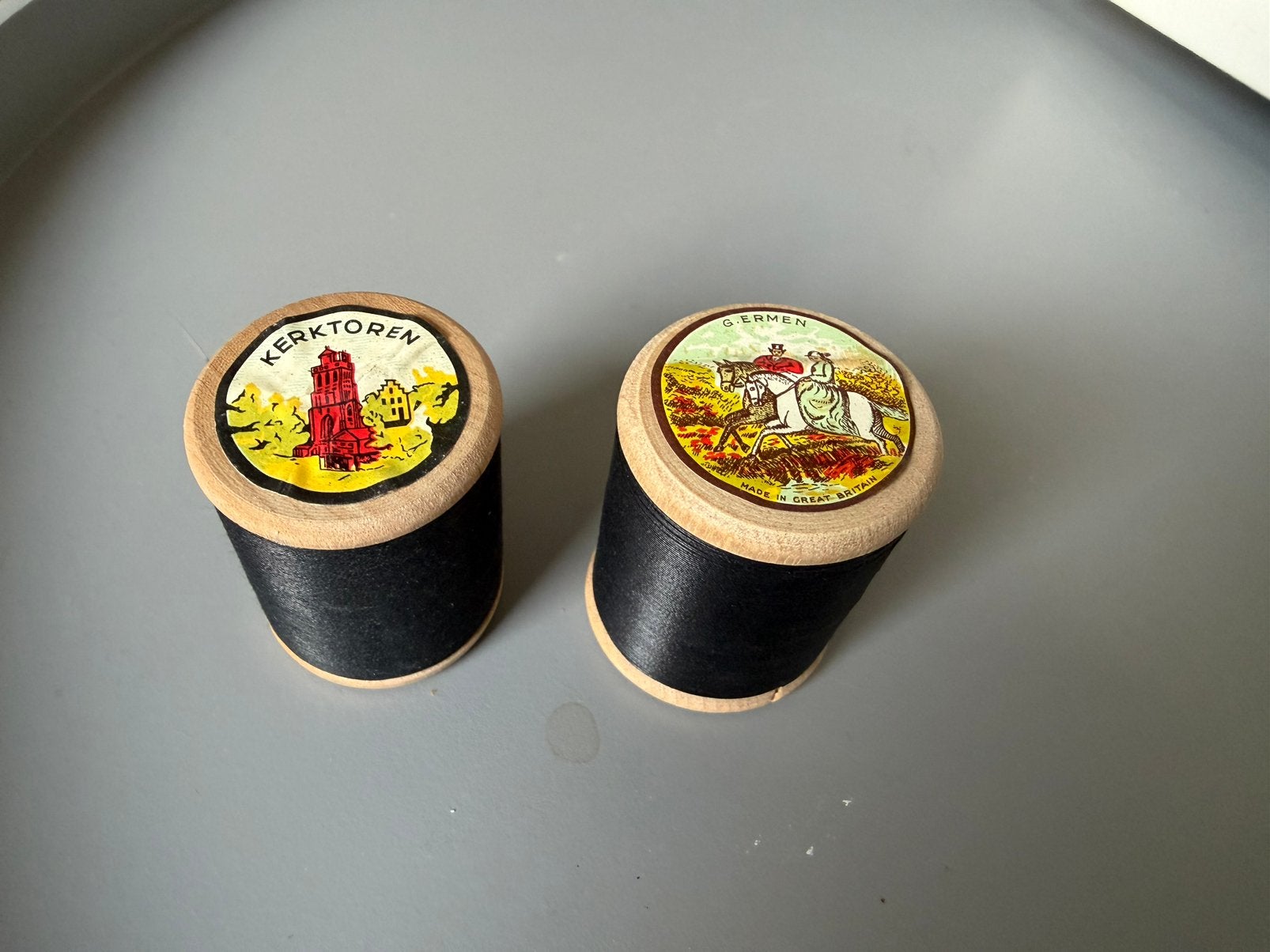 2 klosjes naaigaren, vermoedelijk jaren 50, Ophalen of Verzenden, Nieuw