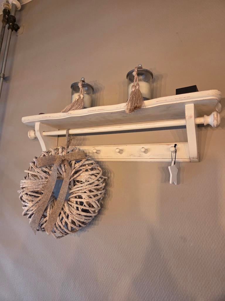 Brocante Stijl Wandplank met Kapstok - Crème Wit, Ophalen, Gebruikt