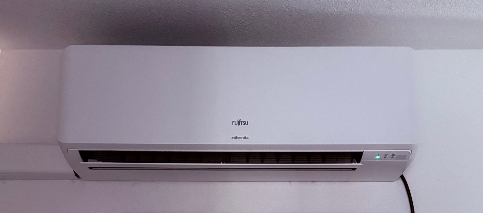 Nu: €275.- Fujitsu airco + Buitenunit Koelen en Ontvochtigen, Witgoed en Apparatuur, Ophalen, Gebruikt, Minder dan 60 m³, 3 snelheden of meer
