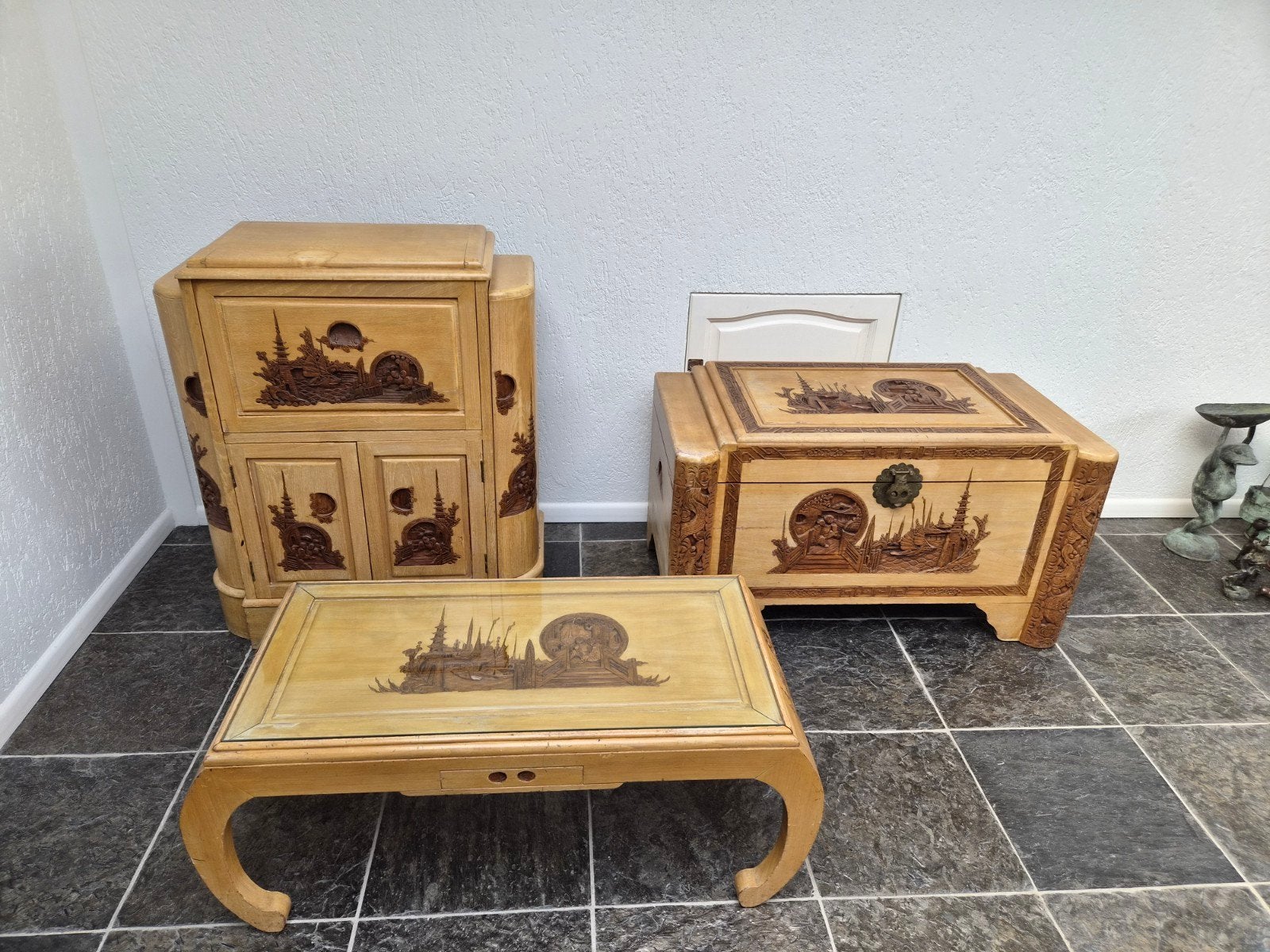 Oosterse set: dekenkist, huisbar en salontafel - opknapper, Ophalen, Gebruikt