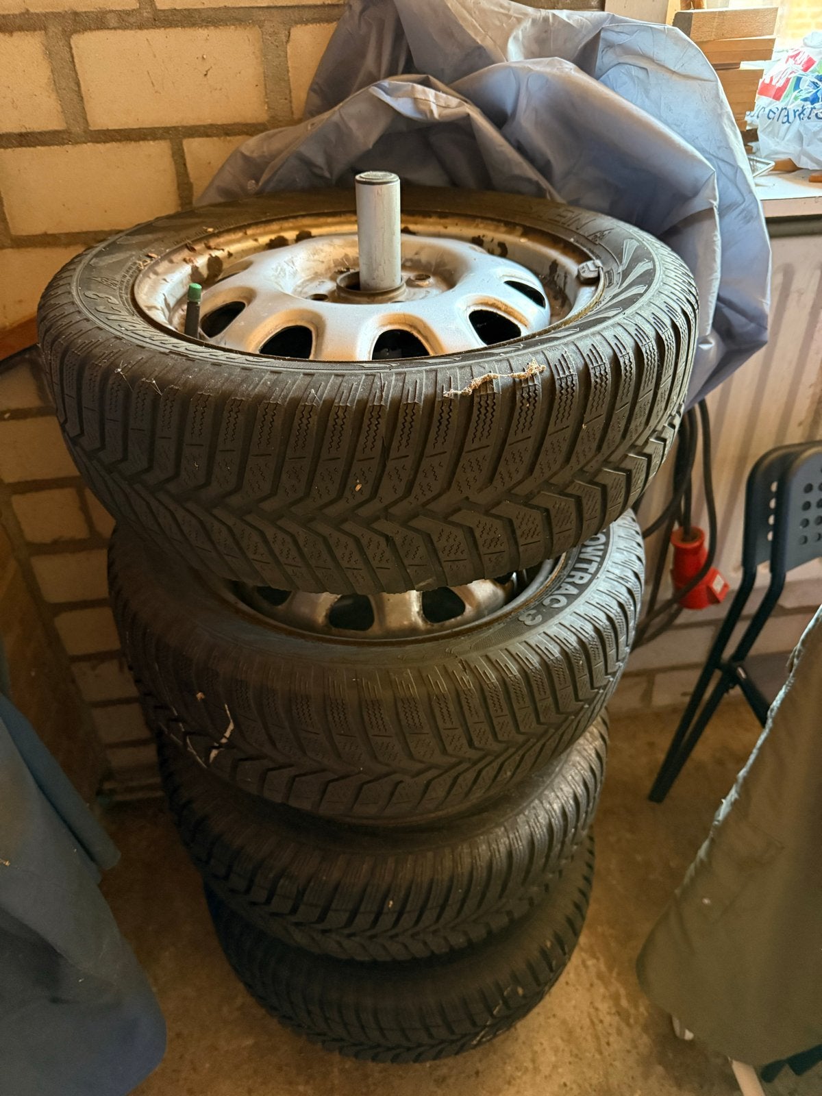 Winterbandenset op velg - 165/60 R14, 14 inch, Gebruikt, Banden en Velgen, Winterbanden