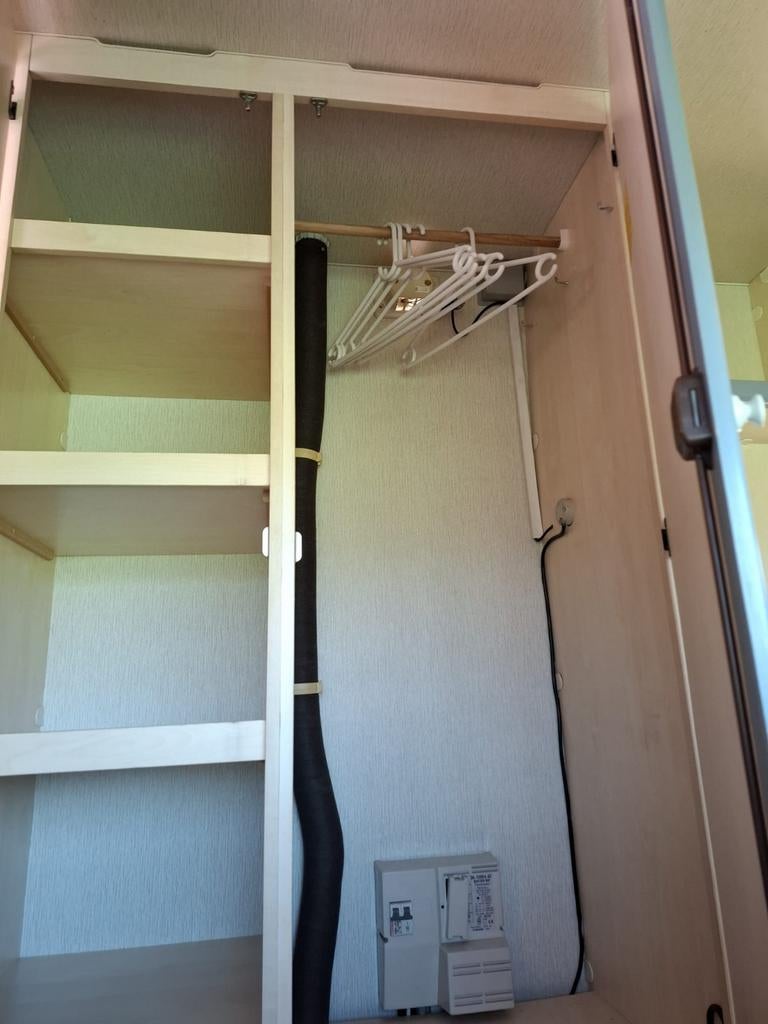 Nette Adria unica 430 ph caravan bj 2000, Caravans en Kamperen, Treinzit, 750 - 1000 kg, Adria, Koelkast