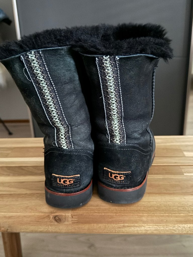 UGG Australia KLASSIEKE DAMES LAARZEN, Zwart, Snowboots, Ophalen of Verzenden, Zo goed als nieuw