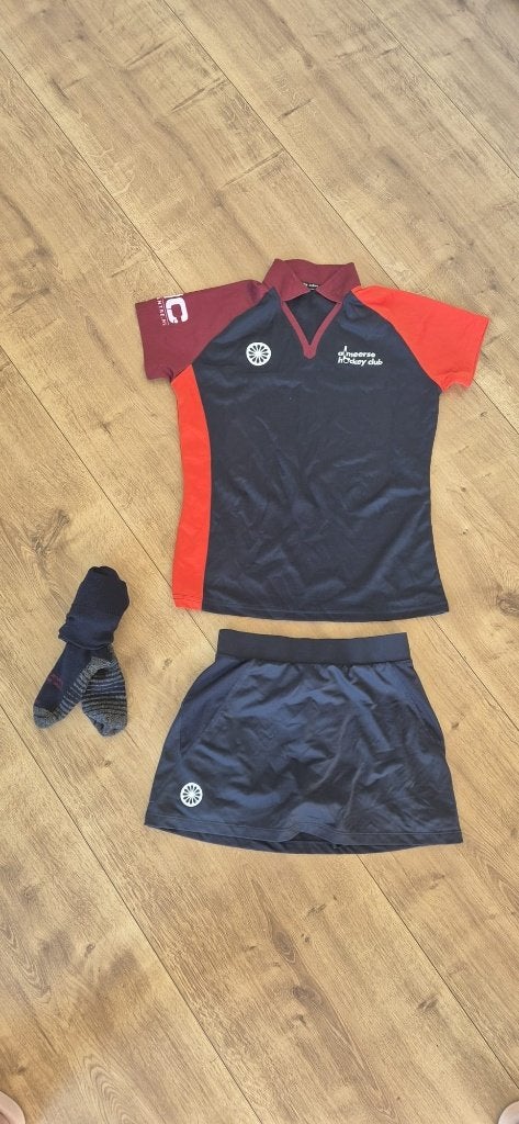 Hockey tenue meisje AC Almeerse hockeyvereniging, Sport en Fitness, Hockey, Ophalen, Zo goed als nieuw, Kleding