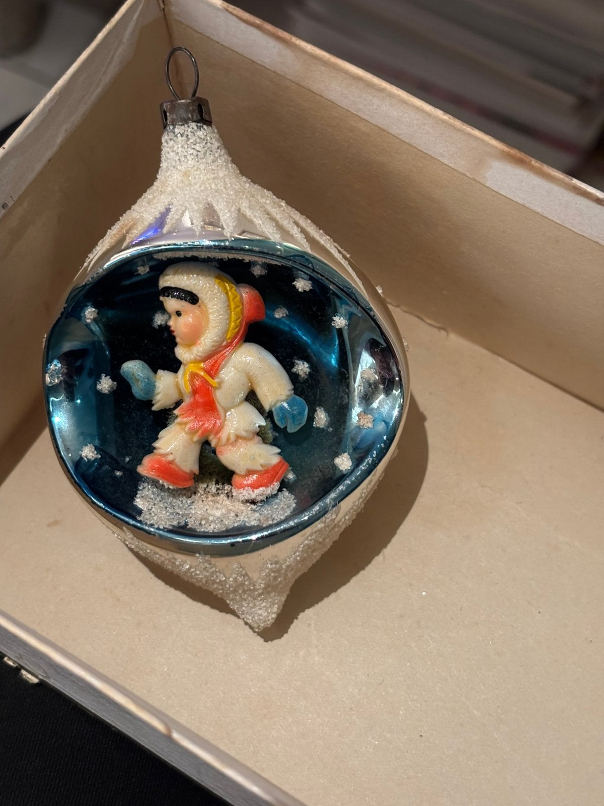 Oude kerstbal Eskimo, Diversen, Kerst, Ophalen of Verzenden, Gebruikt