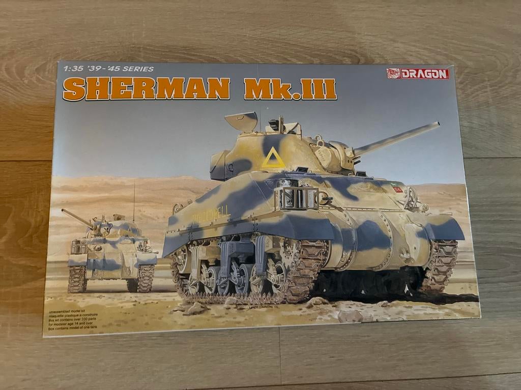 Dragon Sherman MK.III Tank Modelbouw Kit, Hobby en Vrije tijd, Overige merken, Tank, 1:32 tot 1:50, Nieuw