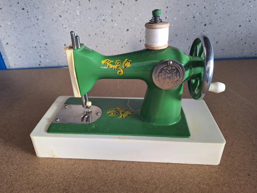 Vintage Groene Speelgoed Naaimachine - Decoratief, Ophalen of Verzenden