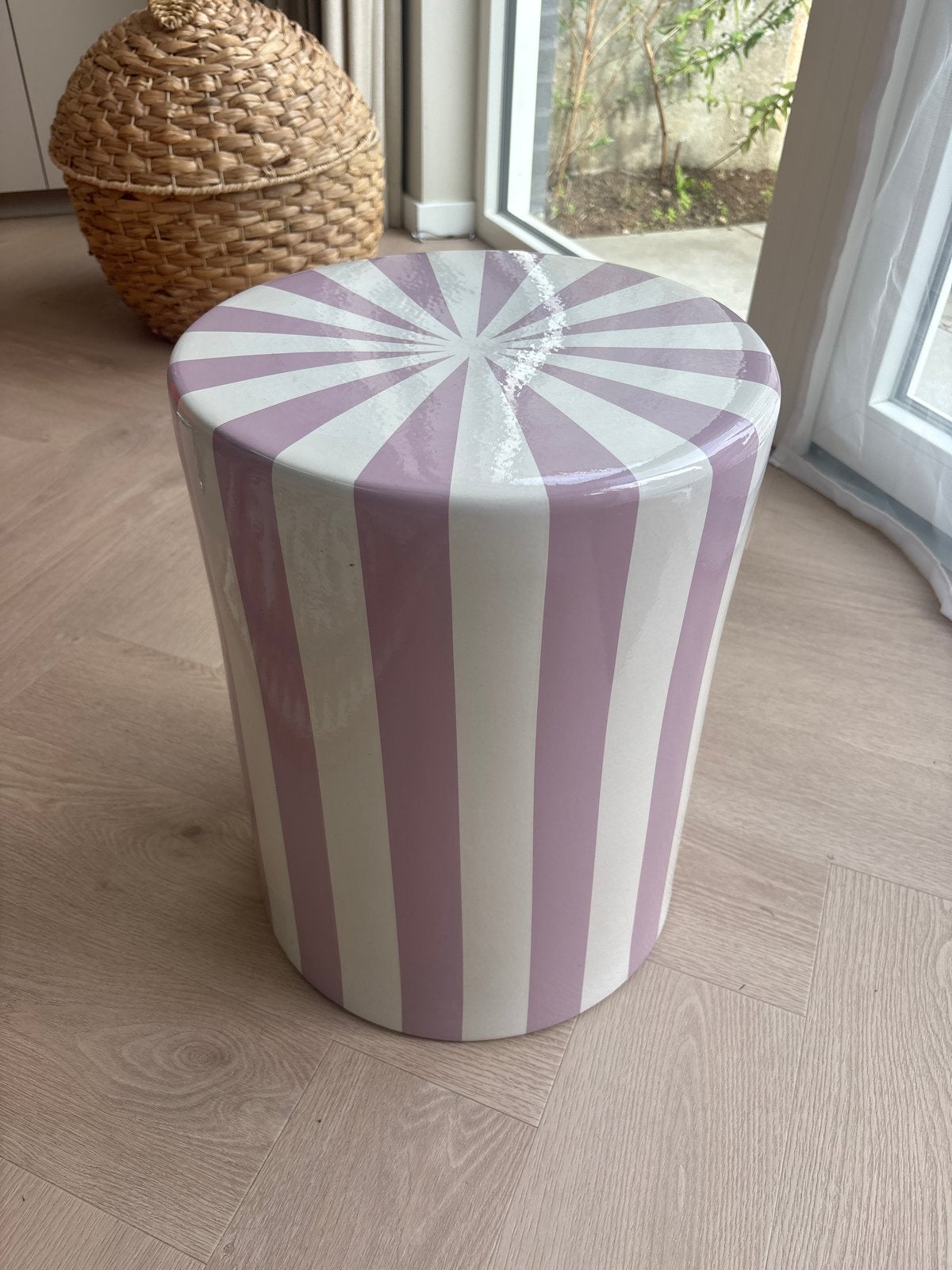 Decoratief tafeltje met paarse en witte strepen, Ophalen, Overige materialen, Minder dan 55 cm, Gebruikt
