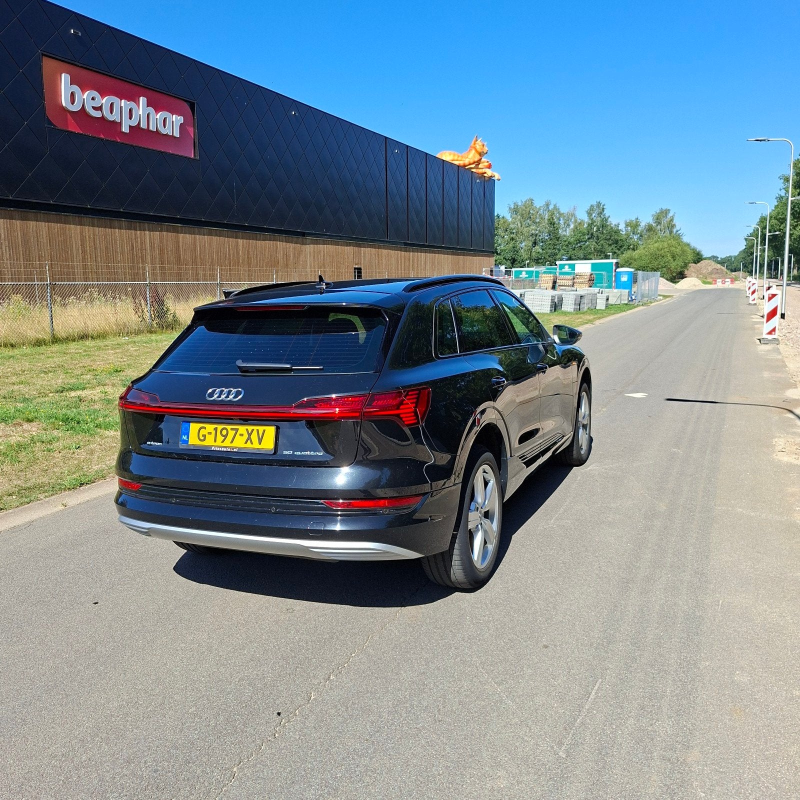 Audi e-tron 50 Quattro 313pk 2019 Zwart, Auto's, Audi, Automaat, 1800 kg, Zwart, 124 €/maand