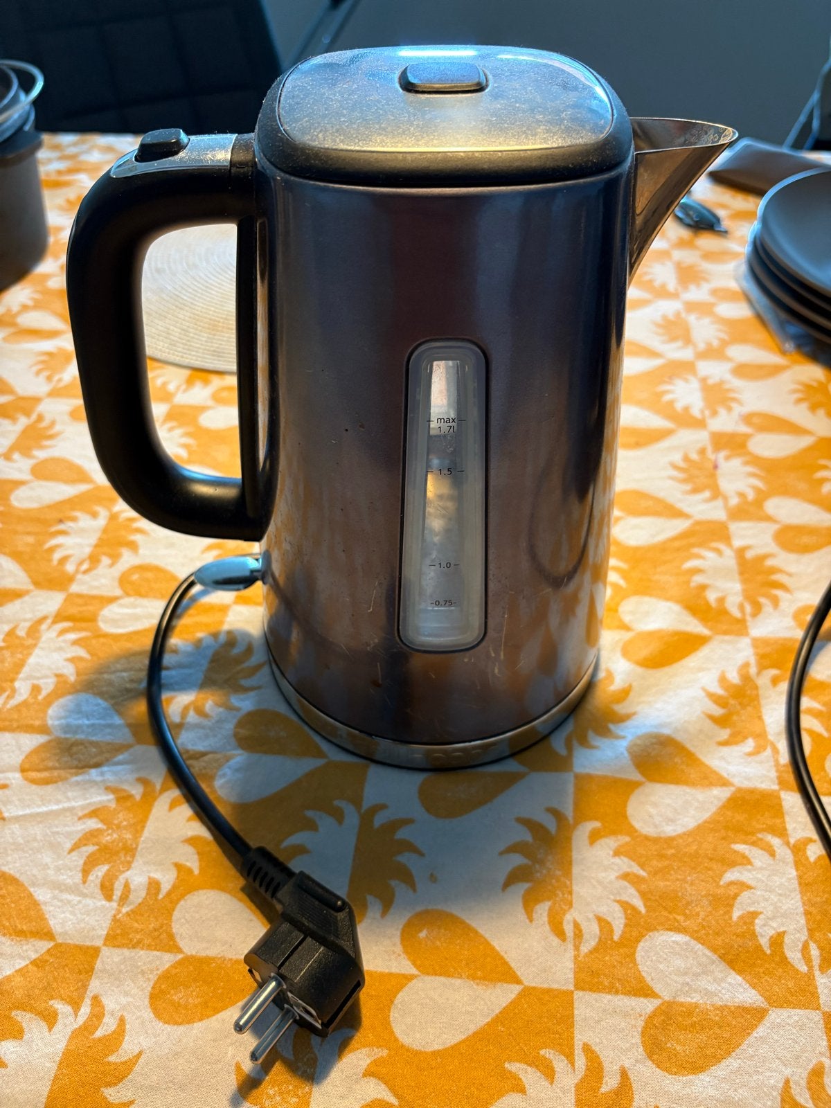 Russell Hobbs waterkoker 1,7L - Gebruikt, wegens verhuizing, 1 tot 2 liter, Ophalen, Gebruikt, Draadloos
