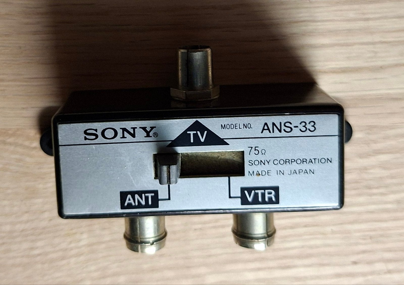 Vintage Sony ANS-33 RF-schakelaar, Audio, Tv en Foto, Ophalen of Verzenden, Gebruikt, Minder dan 2 meter, Coaxiale kabel
