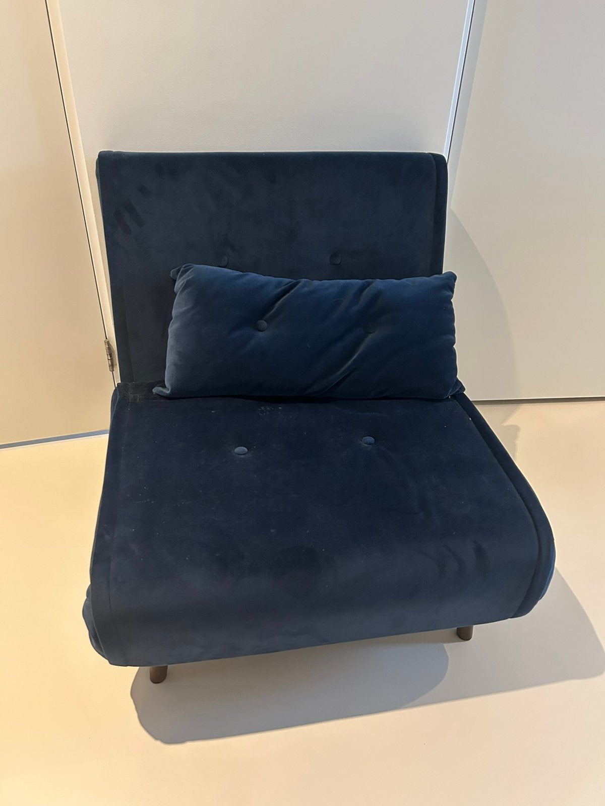 MADE 1 Persoons Slaapbank, Ophalen, Blauw, 190 cm of minder, Zo goed als nieuw