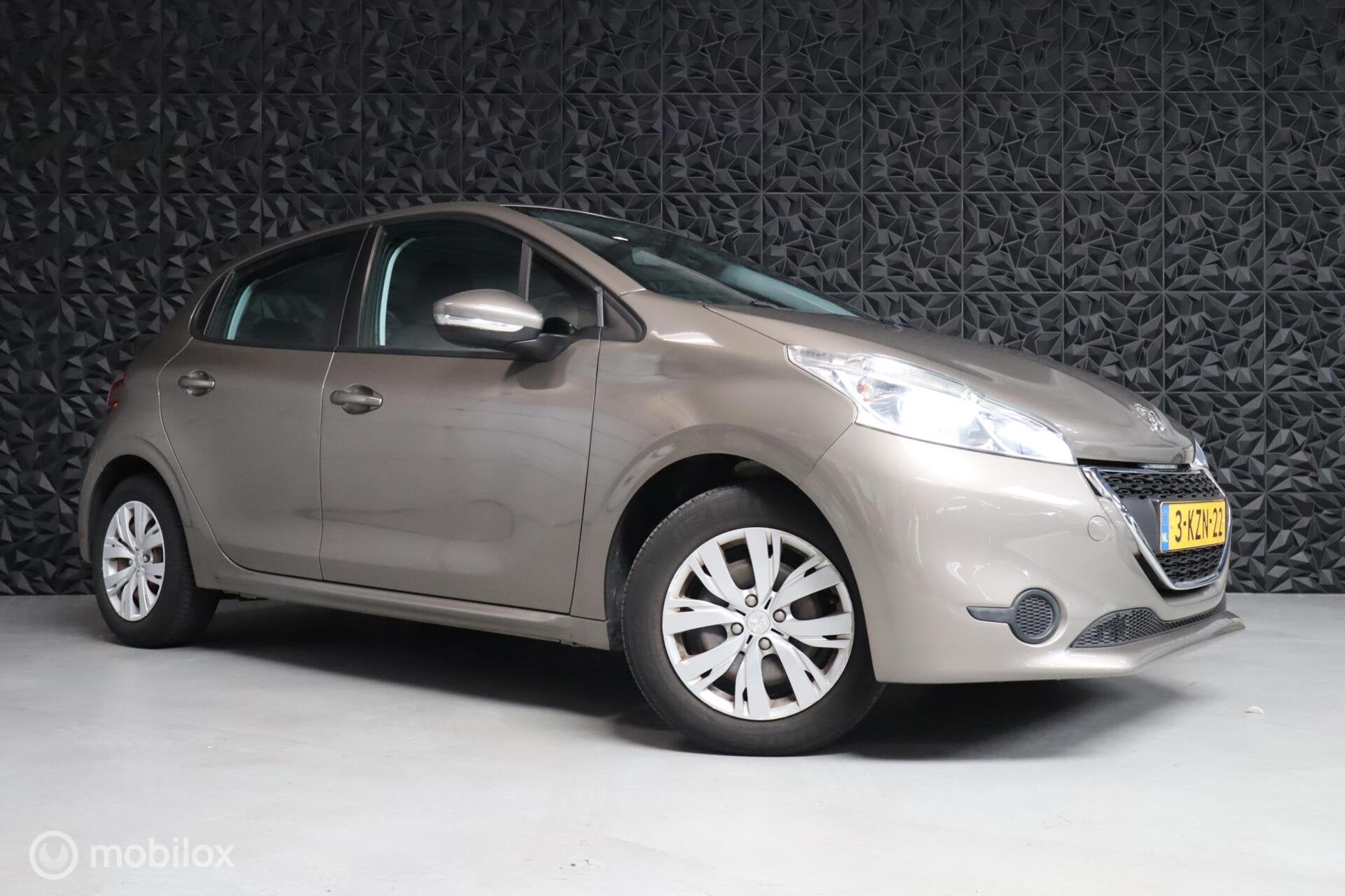 Peugeot 208 1.2 VTi Active | Cruise Control | AC | BT | ESP, Voorwielaandrijving, Euro 5, Gebruikt, 31 €/maand