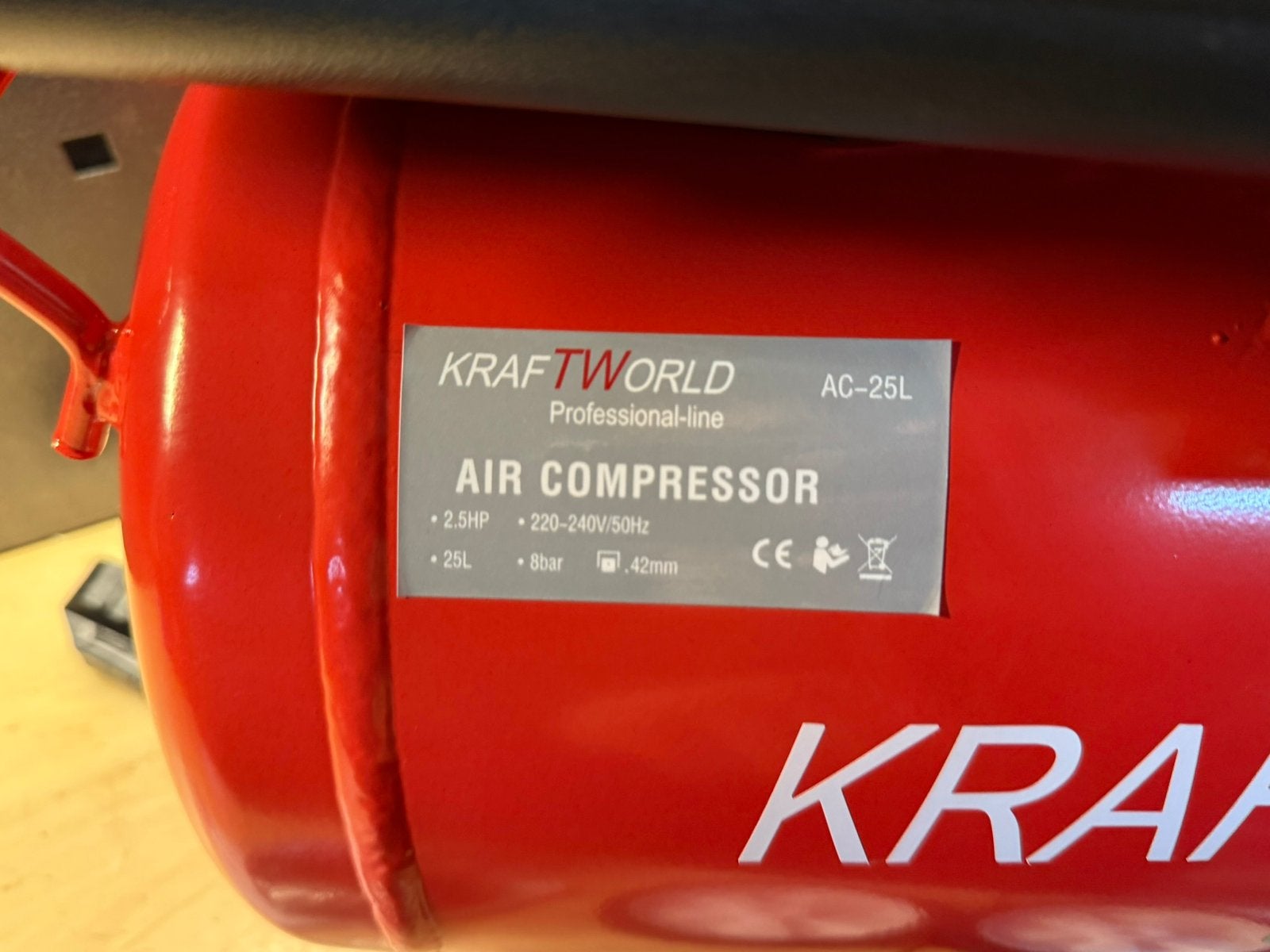 Compressors 25L of 50L, Doe-het-zelf en Verbouw, Compressors, Ophalen, 6 tot 10 bar, Nieuw, 25 tot 100 liter