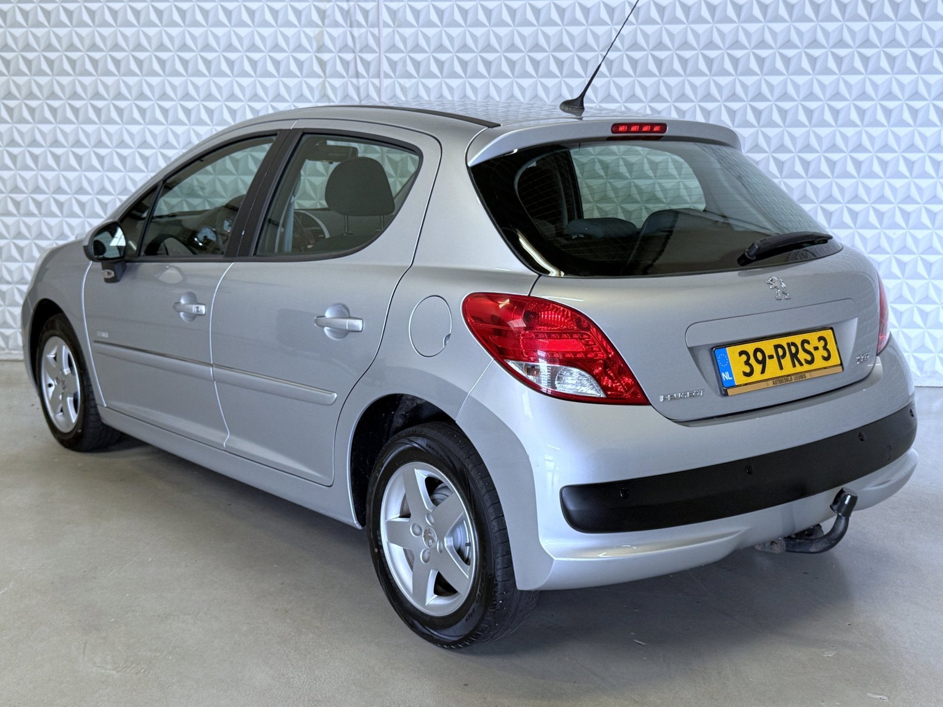 Peugeot 207 1.4 VTi Millesim 200 Jubileumeditie! 192.000km (, Voorwielaandrijving, Euro 5, Gebruikt, 1064 kg