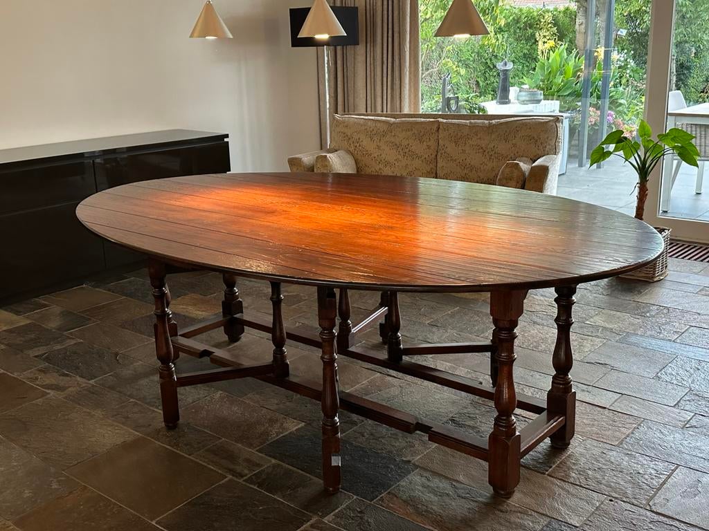 Ovale houten eettafel - Klassiek design, Huis en Inrichting, Tafels | Eettafels, Ophalen, Gebruikt, 100 tot 150 cm, 200 cm of meer
