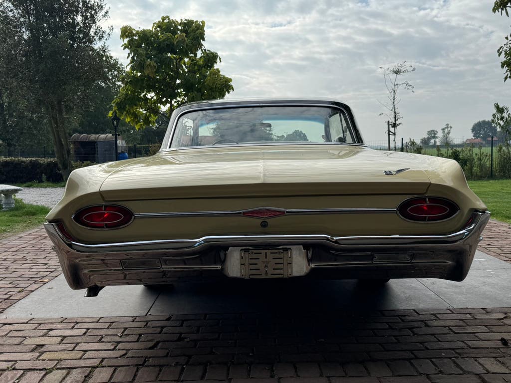 Oldsmobile coupe 6,4 Liter V8 Dynamic 88, foto 3