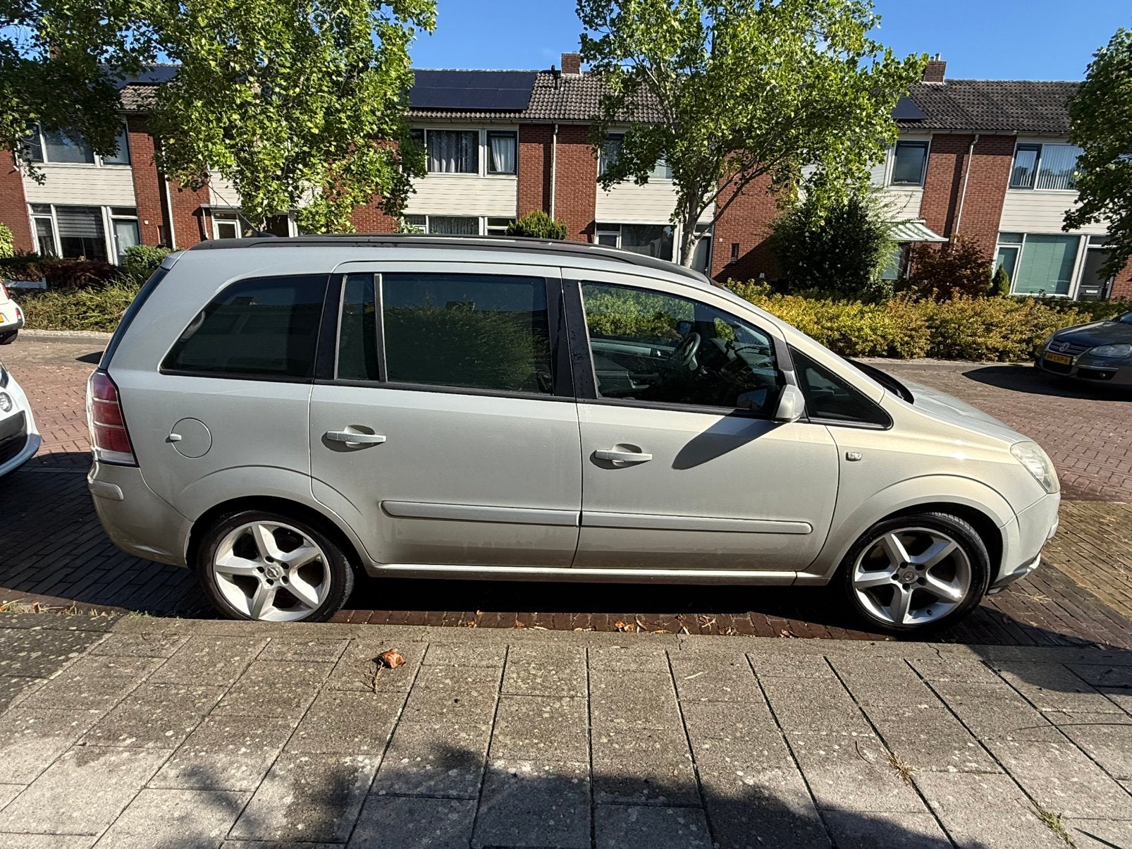 Opel Zafira 2.2 2005 Grijs, Voorwielaandrijving, Stof, Zwart, 4 cilinders