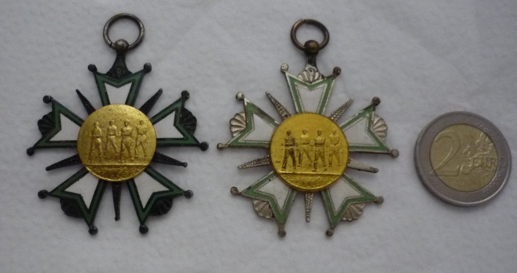 2 geëmailleerde wandelmedailles SteVo 1000 KM., Ophalen of Verzenden, Overige materialen, Nederland