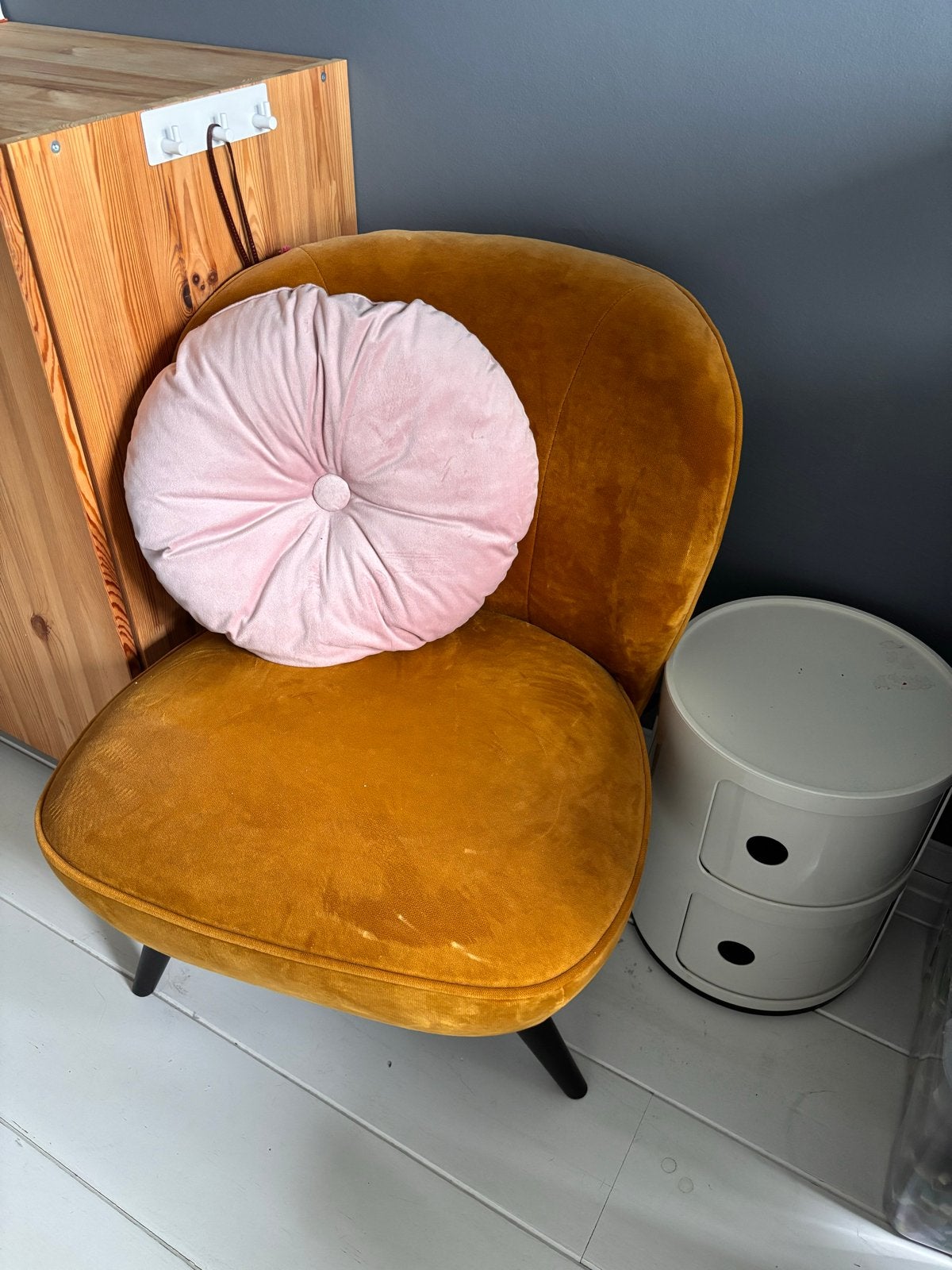 Okergele Velours Fauteuil. Merk Wood.  Gebruikt, Ophalen, Gebruikt, Overige kleuren, Eén