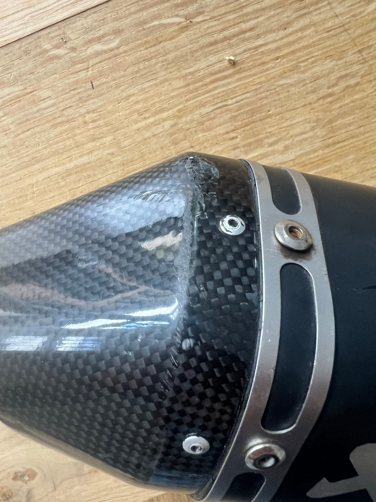 Foto 6 van Akrapovic uitlaat met ophanging voor Vespa Sprint
