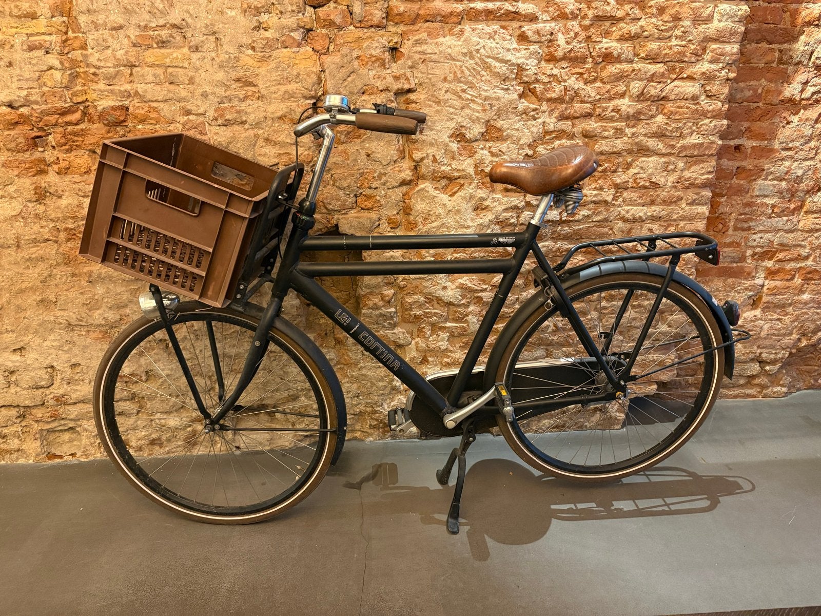 Cortina herenfiets met krat - Zo goed als nieuw, Fietsen en Brommers, Terugtraprem, Versnellingen, Zo goed als nieuw, 65 cm of meer