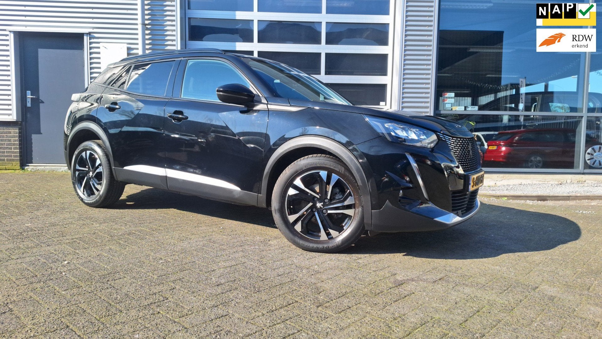 Peugeot 2008 1.2 PureTech Allure Pack/Navigatie/Camera/Lm Ve, Voorwielaandrijving, Gebruikt, Euro 6, 1199 cc