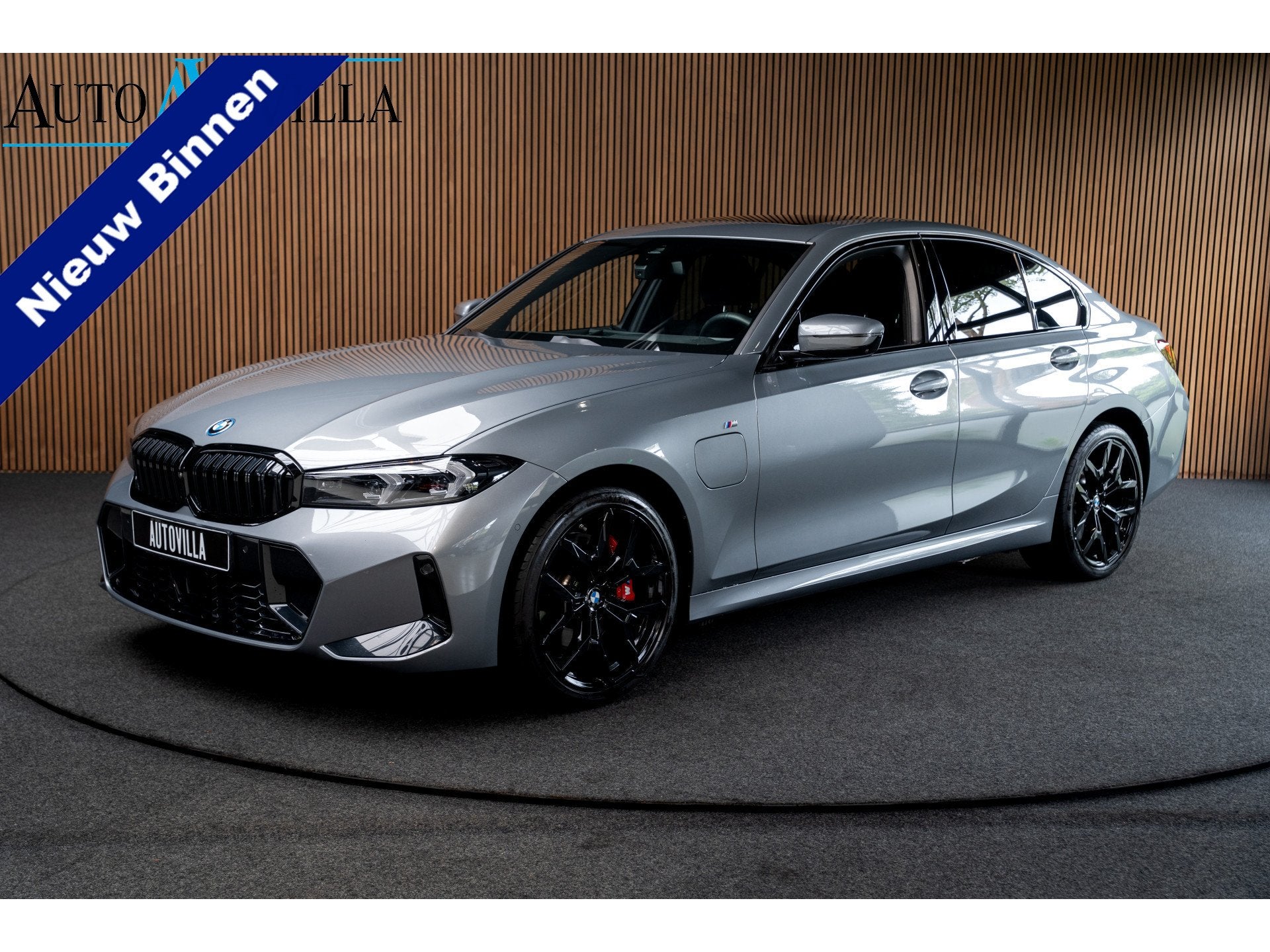 BMW 3-serie 330e xDrive M-pakket Pano HUD Leer 360 Harman K., Achterwielaandrijving, Gebruikt, Leder en Stof, Bedrijf