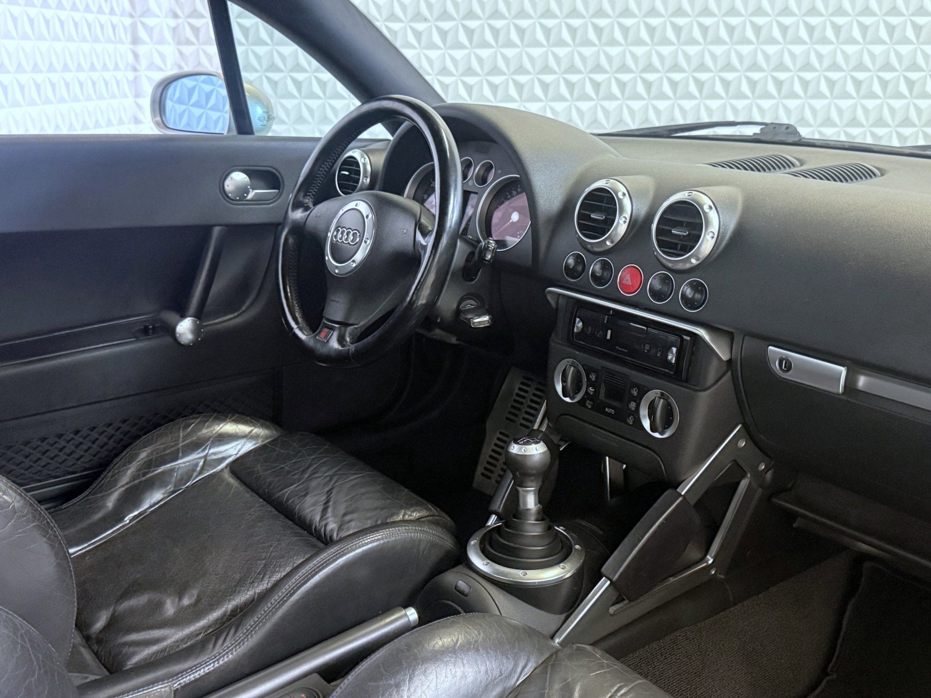 Audi TT 1.8 5V Turbo Airco/Leder/STOER/19"LMV (2000), Auto's, TT, Gebruikt, Zwart, 4 cilinders