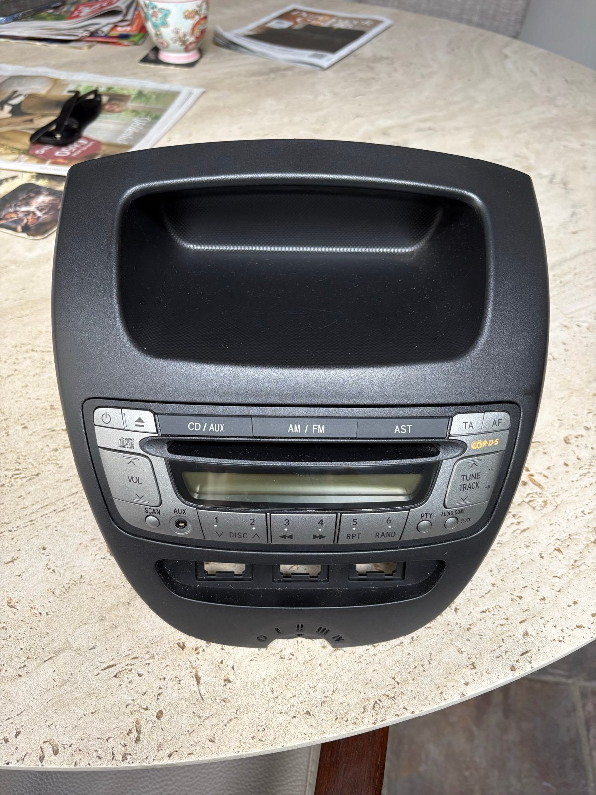 Toyota Aygo/Citroën C1/Peugeot 107 radio met CD/AUX, Ophalen of Verzenden, Gebruikt