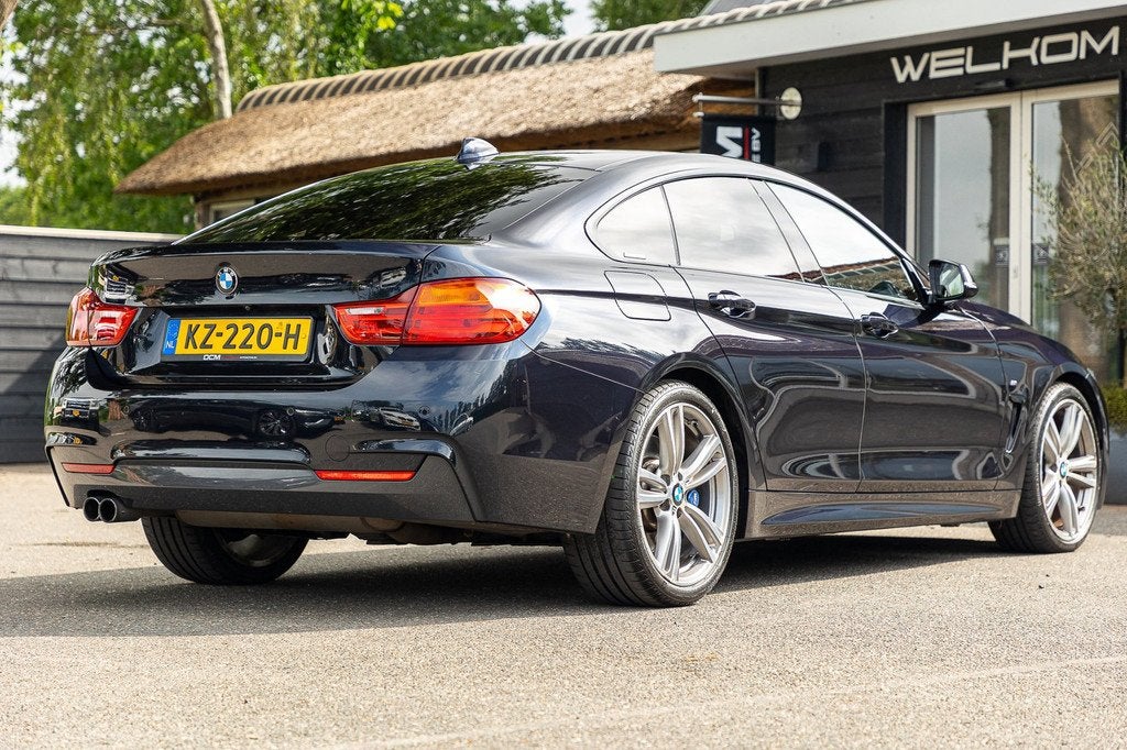 BMW 4-serie Gran Coupé 420i M-Pakket I Carbonschwarz metall, Automaat, 1998 cc, Achterwielaandrijving, Gebruikt