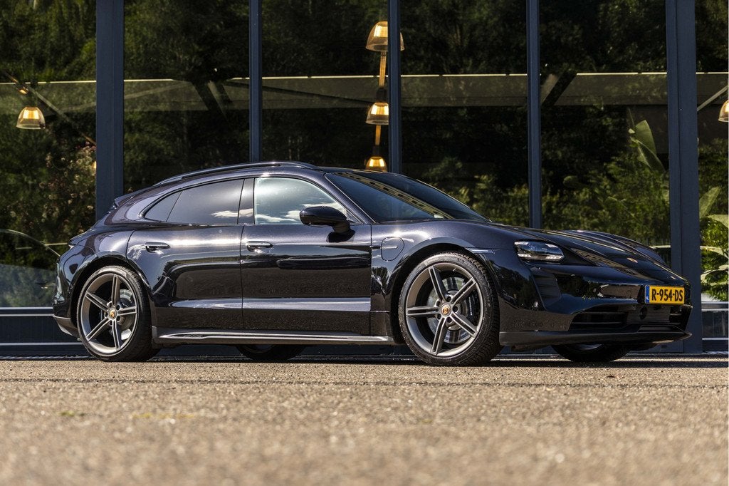 Porsche Taycan Sport Turismo GTS 93 kWh (bj 2022, automaat), Auto's, Automaat, Gebruikt, 110 €/maand, 4 stoelen