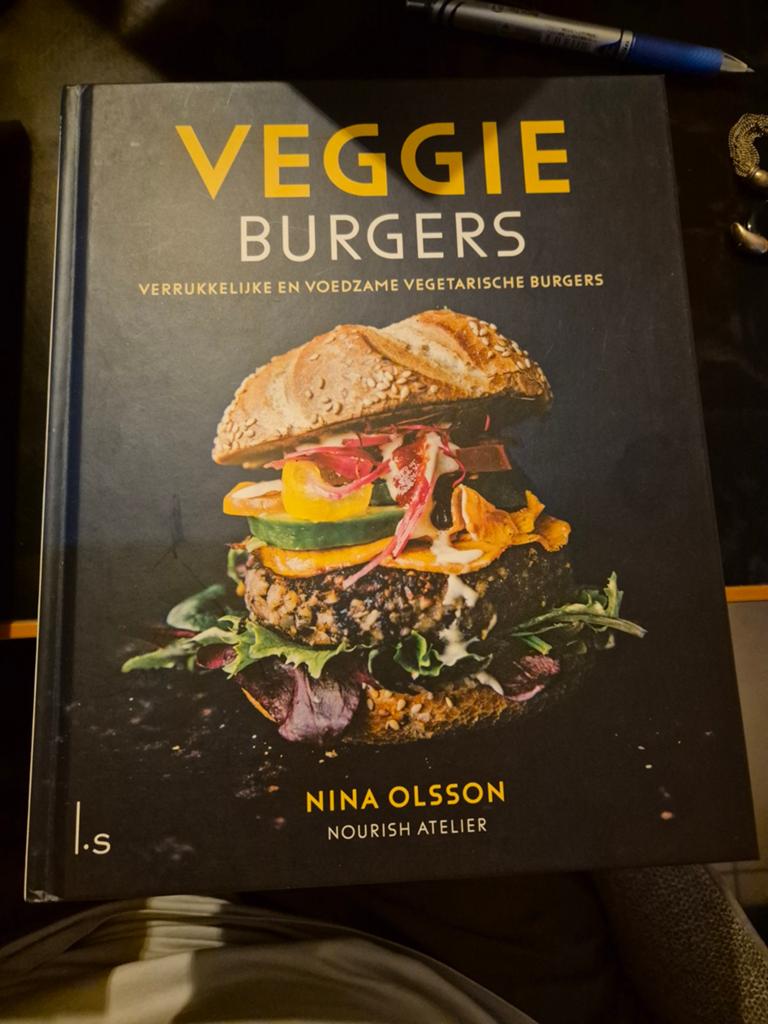 Veggie Burgers Kookboek - Nina Olsson, Gezond koken, Ophalen of Verzenden, Zo goed als nieuw, Overige gebieden