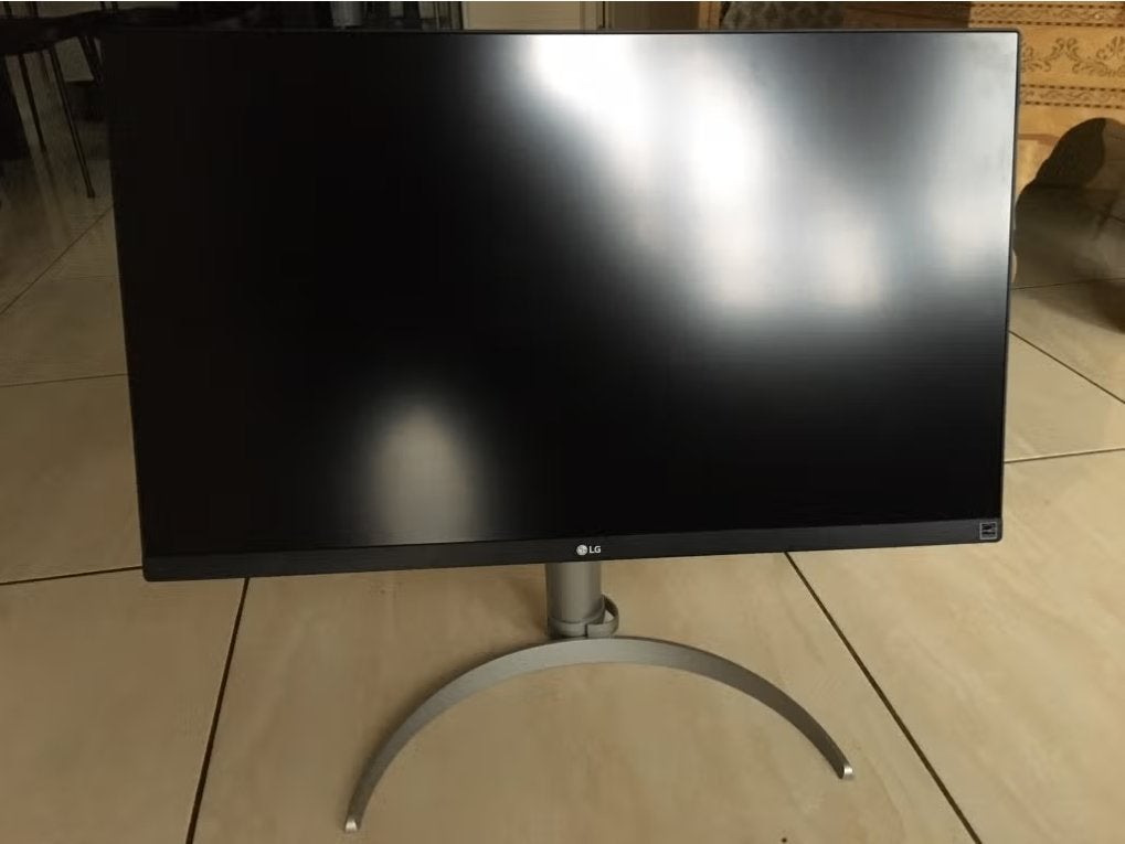 LG 27UP850-W - 27 inch 4K IPS Monitor (USB-C, HDR, Topstaat), IPS, Kantelbaar, USB-C, 60 Hz of minder